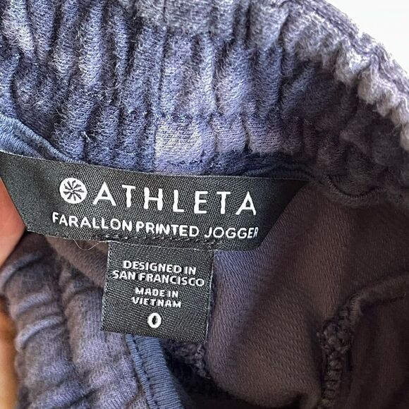 Athleta Farallon Printed Joggers (Inversion Medieval Violet) - 0 - Picture 9 of 10